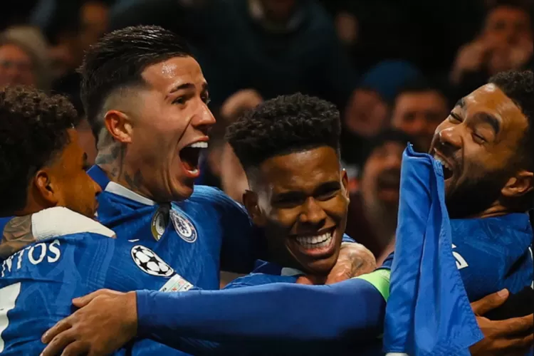 Peskuad timnas u22 2025main Chelsea merayakan gol dalam kemenangan 3-0 atas Barcelona di Liga Champions.